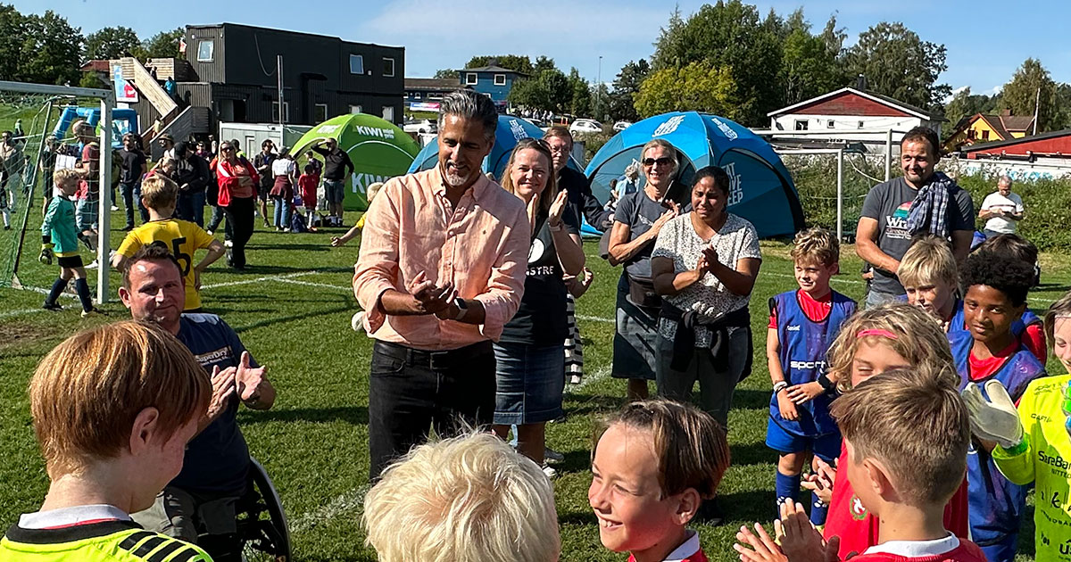 Abid Raja besøkte også fotballcupen denne helgen