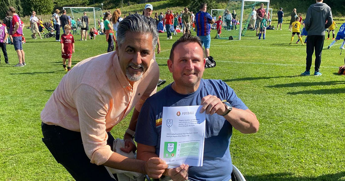 Hyggelig å hilse på stortingspolitiker Abid Raja på Kiwi Bama Cup i Drøbak